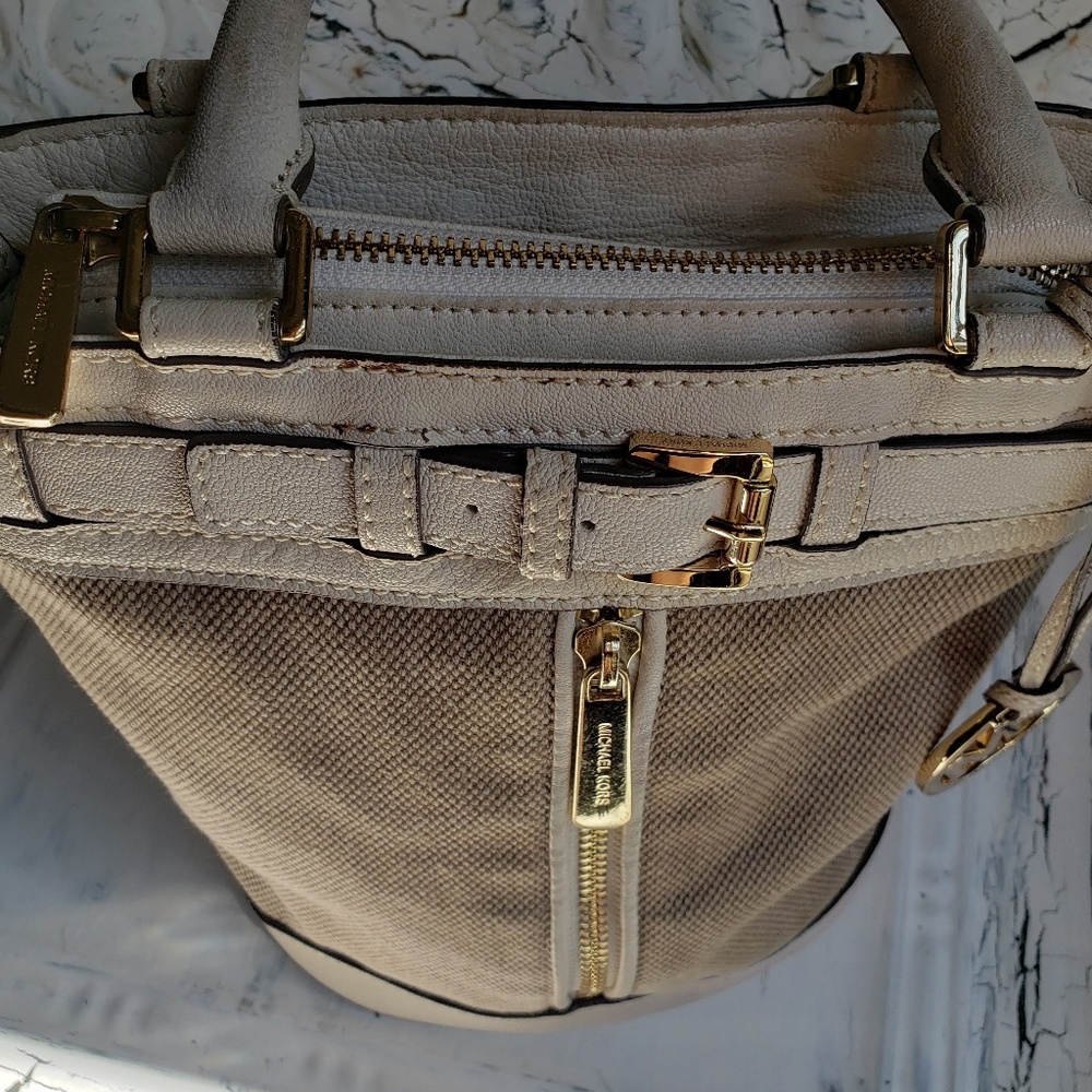 Retired Michael Kors Kingsbury Leather Bucket Bag. 021322 Small - Picture 7 of 8